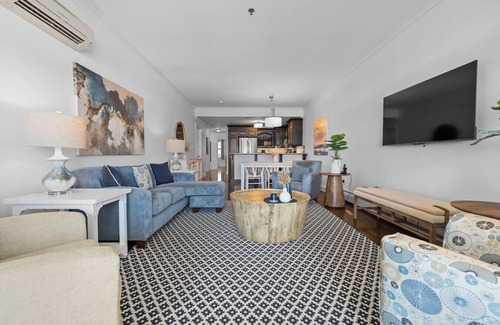 Queens Square Condo | Luxury Waterfront 3 Bdrm Condo Downtown Ch'town