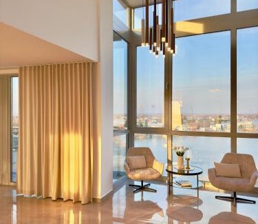 Senec Apartment | Luxusný Penthouse nad jazerami 230 m2, 2x garáž, WIFI