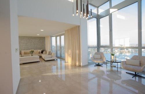 Senec Apartment | Luxusný Penthouse nad jazerami 230 m2, 2x garáž, WIFI