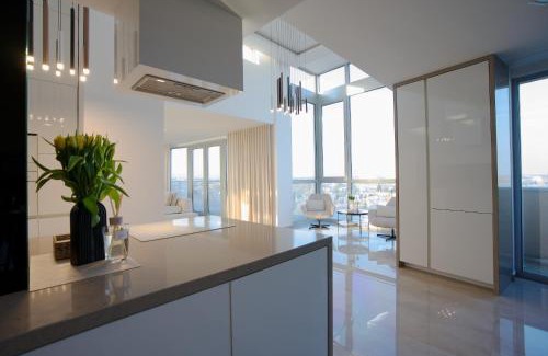 Senec Apartment | Luxusný Penthouse nad jazerami 230 m2, 2x garáž, WIFI