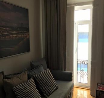 Alcantara Apartment | LX Factory Apartment 1
