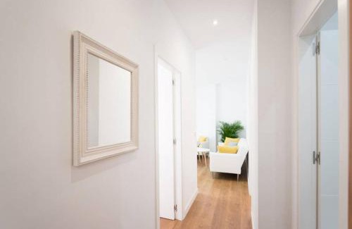 Lagunillas Apartment | LyriosHomes Málaga Cervantes