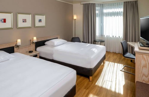 Hallbergmoos Hotel | Mövenpick Hotel München Airport