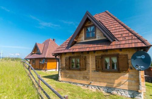 Bajina Basta Ski Chalet | Mašine kolibe