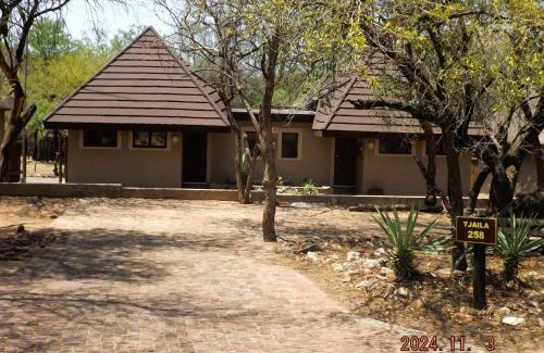 Bela-Bela Resort | Mabalingwe Nature Reserve - Elephant Lodge - Tjaila