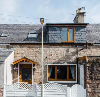 Nairn House | Mabels Cottage by the beach