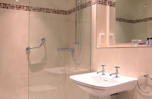 Standish Hotel | Macdonald Kilhey Court