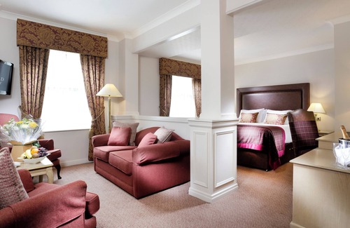 Standish Hotel | Macdonald Kilhey Court