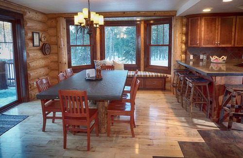 Deadwood Cabin | Magical Black Hills. Don't Stay in Just Any House. Stay in a True Log Home!