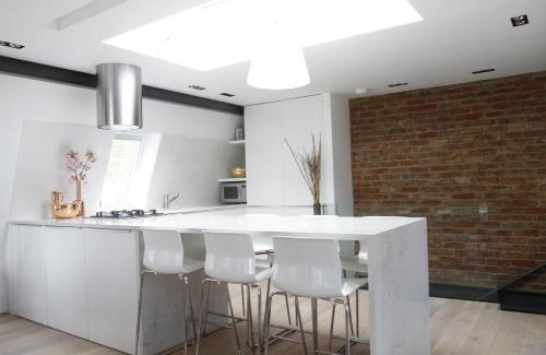 Hampstead Apartment | Magical Urban Retreat