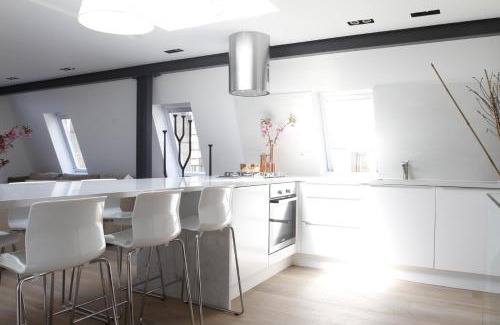 Hampstead Apartment | Magical Urban Retreat