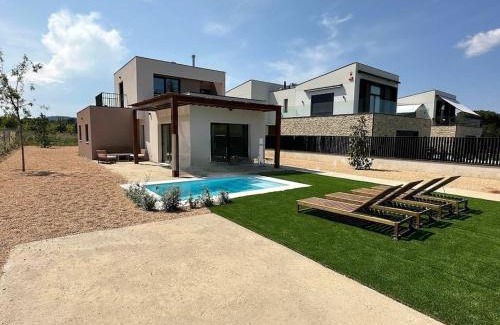 Santa Maria de Solius Villa | Magnífica casa con piscina