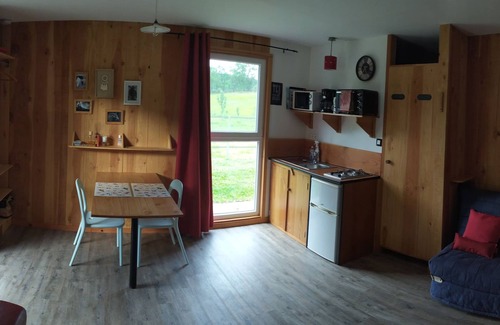 Le Boulve Apartment | Magnificent gîte in the heart of a property overlooking the pond