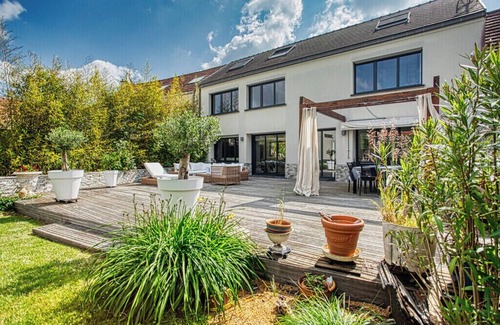 Jouars-Pontchartrain Villa | Magnificent villa with swimming pool, near Versailles and Paris