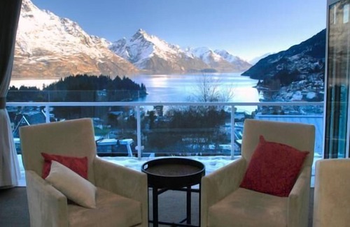 Queenstown City Centre Villa | Magnificent mountain and lake view villa