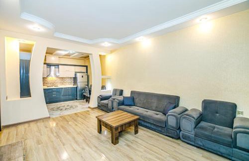 Baku Apartment | Magnificent Vacation apartment by Bea Paradise