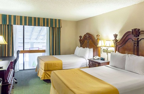 DeSoto Hotel | Magnuson Grand Desoto