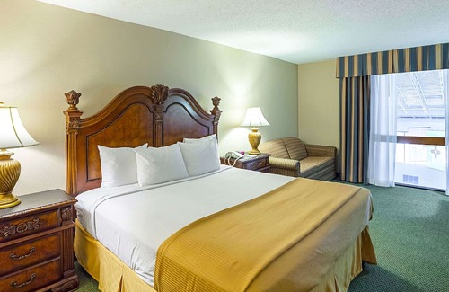 DeSoto Hotel | Magnuson Grand Desoto