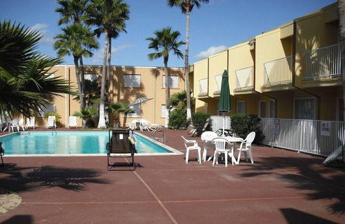 Brownsville Hotel | Magnuson Hotel Brownsville