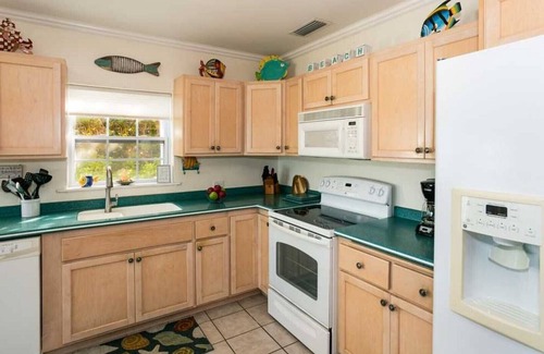 North Side Villa | Mahogany Point 5: 3 BR/3 BA villa in North Side, Sleeps 6