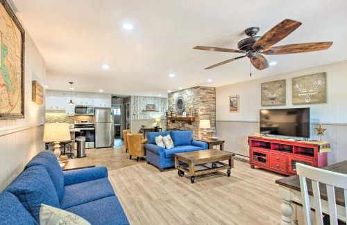 Red River Apartment | Main St Red River Ski Condo with Mountain View!