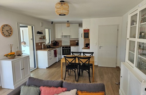Montfarville House | Maison Classée 4 Étoiles, Proche des Plages et de Barfleur et Accessible à Tous