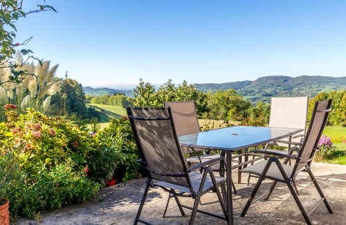 Verthemex Villa | Maison dans un parc de verdure