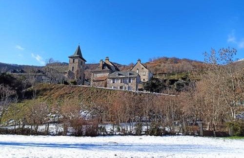 Saint-Jacques-des-Blats House | Maison familiale et authentique