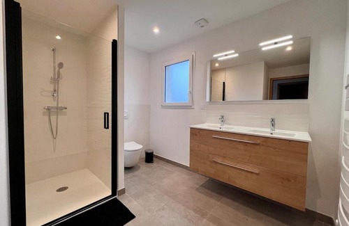 Saint-Jean-Baptiste Villa | Maison Neuve 9 personnes Terrasse & Garage Privé