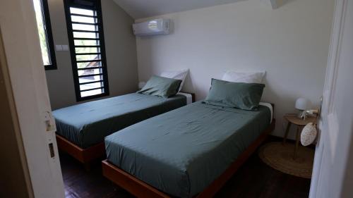St Gilles-les-Bains House | Maison pieds dans l'eau - Villa Veloutier