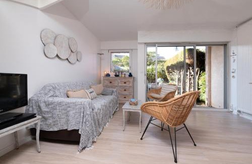 Carnac House | Maison Rez De Jardin