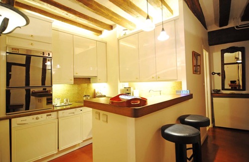Notre Dame Apartment | Maitre Albert Notre Dame