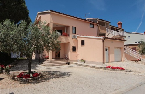 Valbandon House | Maja