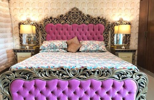 Islamabad Apartment | Majestic 2 Bedroom CONDO 1 Minute from GIGA Mall