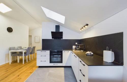 Taesch Apartment | Majestic View Alpine Retreat