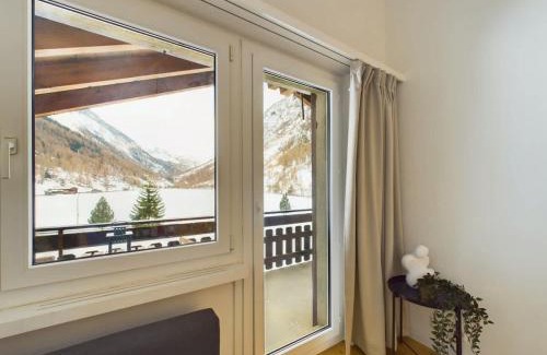 Taesch Apartment | Majestic View Alpine Retreat