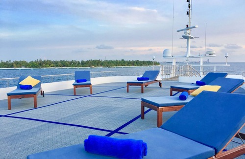 Farukolhufushi Island Boat Rental | Maldives Luxury Yacht