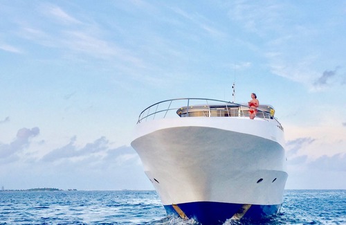 Farukolhufushi Island Boat Rental | Maldives Luxury Yacht