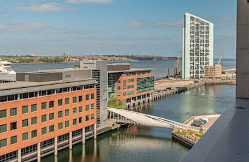 The Docks Apartment | Malmaison Apt 26 · Stunning lux 1bed apt | balcony | river views