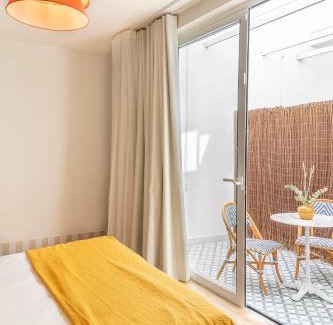 La Malva-rosa Apartment | Malvarrosa Beach Stay!