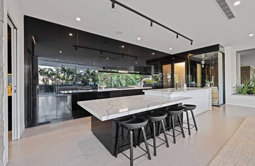 Kingscliff House | Mana Beach House | Award-winning, Heated Pool, Gym