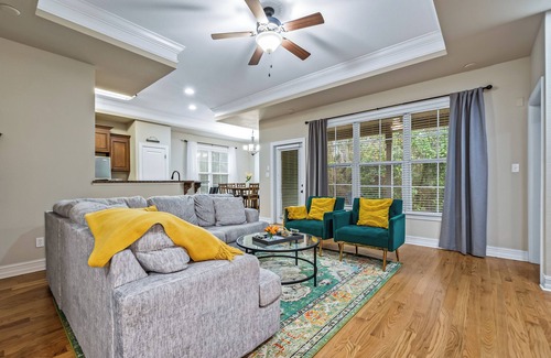 Tallahassee House | Manassas House Cozy Craftsman 4 BDR Patio Firepit