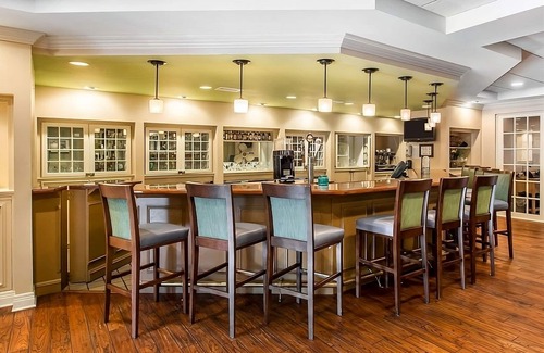 Crystal River House | Manatee Encounter! Near Three Sister Springs! Free Parking, Pool!