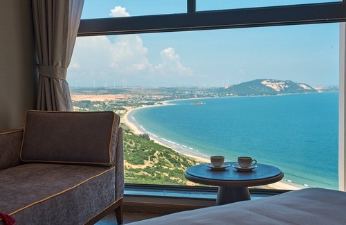 Suoi Nuoc Beach Resort | Mandala Cham Bay Hotels & Resorts