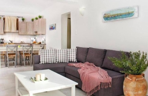 Lefktron Apartment | Mani Deluxe Suite with Sea View