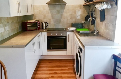 Croyde Cottage | Manor Cottage, Croyde Village/sleeps 5/tucked away location/800m from beach
