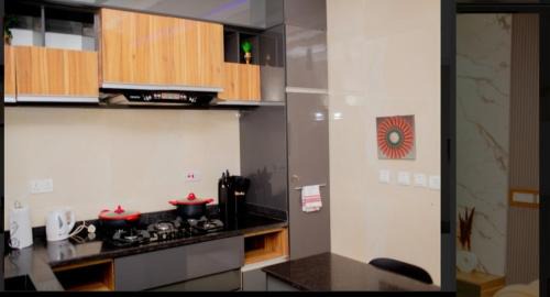 Apapa House | Manor luxury homes