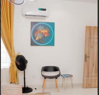 Apapa House | Manor luxury homes