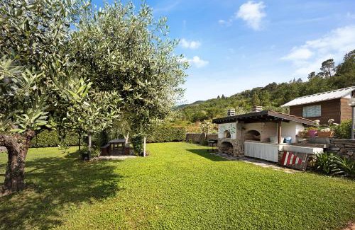 Ortovero Apartment | Mansarda Albero Verde con Piscina