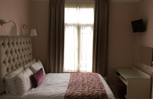 Glasnevin Hotel | Maples House Hotel